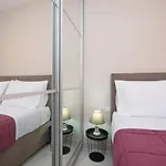 Apartahotel Victor Junior By 
